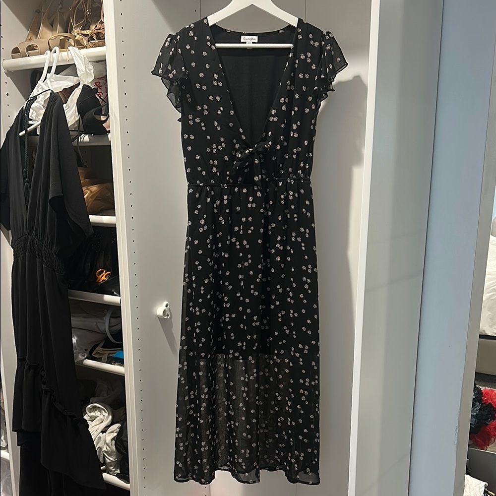 Love Fire Black and White V-Neck Flutter Sleeve Dress